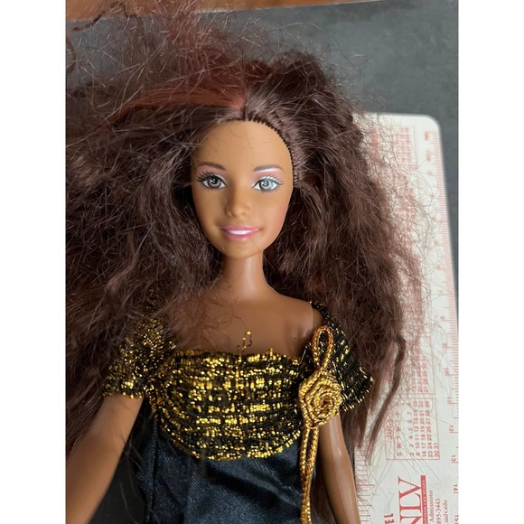DARK COMPLECTED FEMALE MATTEL BARBIE? BROWN EYES WAVY HAIR - Picture 1 of 5